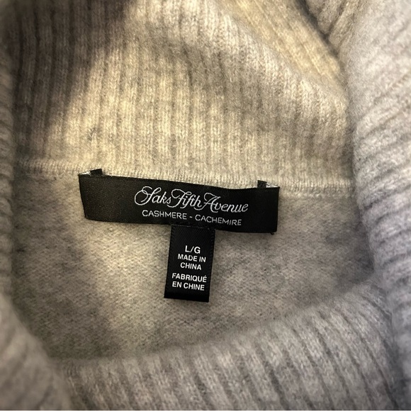 Saks Fifth Avenue Light Gray Cashmere Turtleneck Sweater with side zip Large - Picture 6 of 6